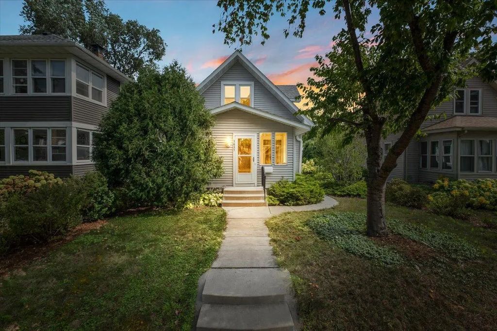 3637 33rd Avenue S, Minneapolis