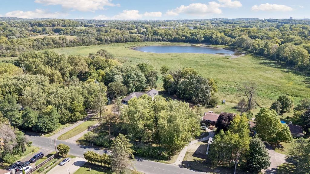 6521 Kurtz Lane, Eden Prairie