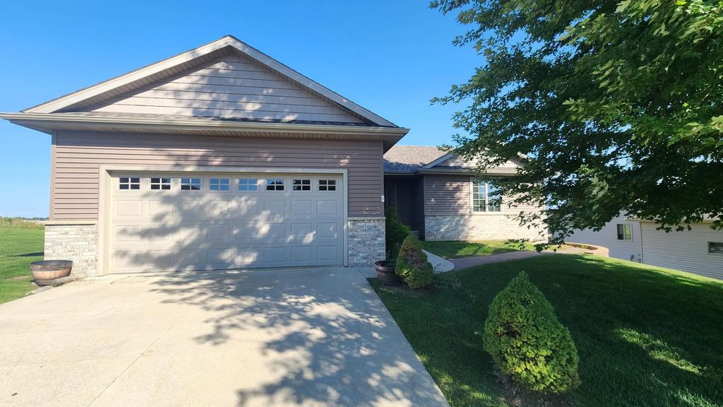 2136 Ashland Drive Nw, Rochester