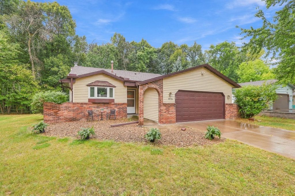 9974 Hemlock Way, Maple Grove