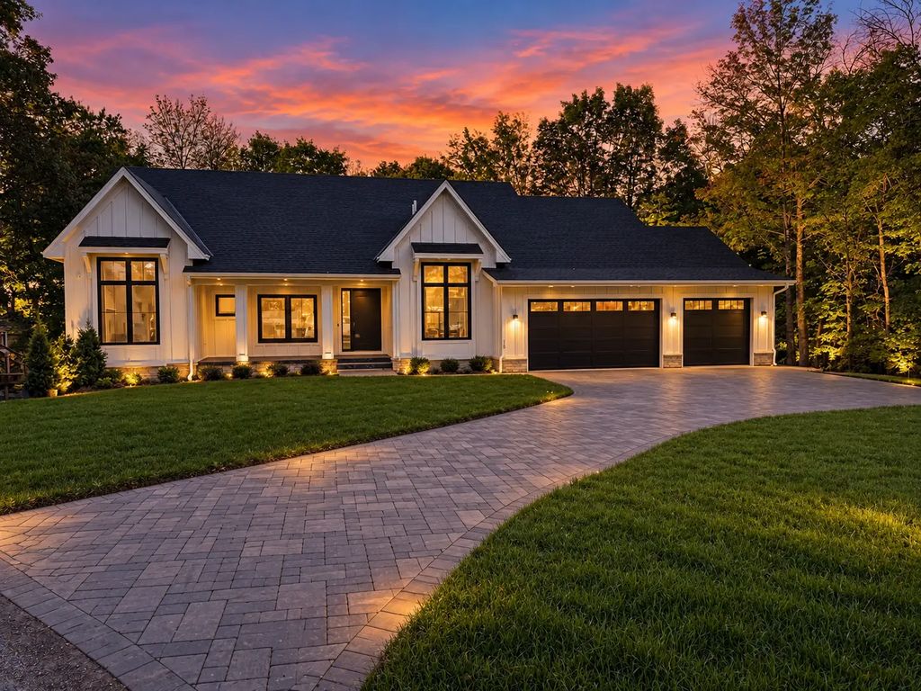 15 Maple Hill Drive, Excelsior