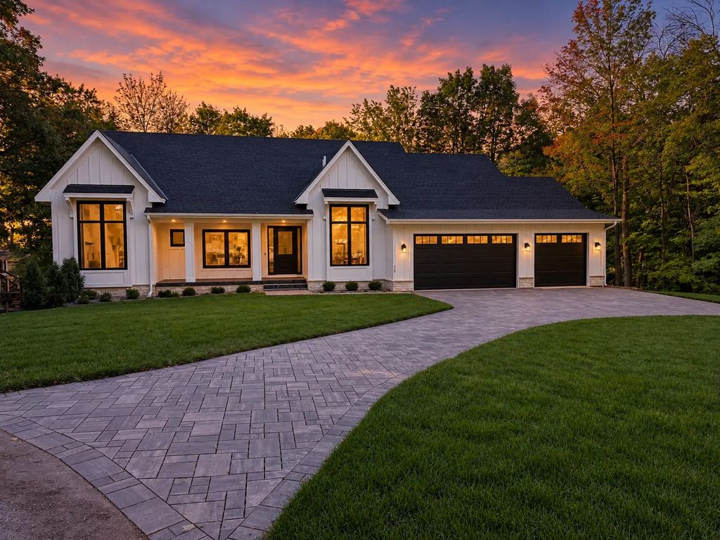15 Maple Hill Drive, Tonka Bay