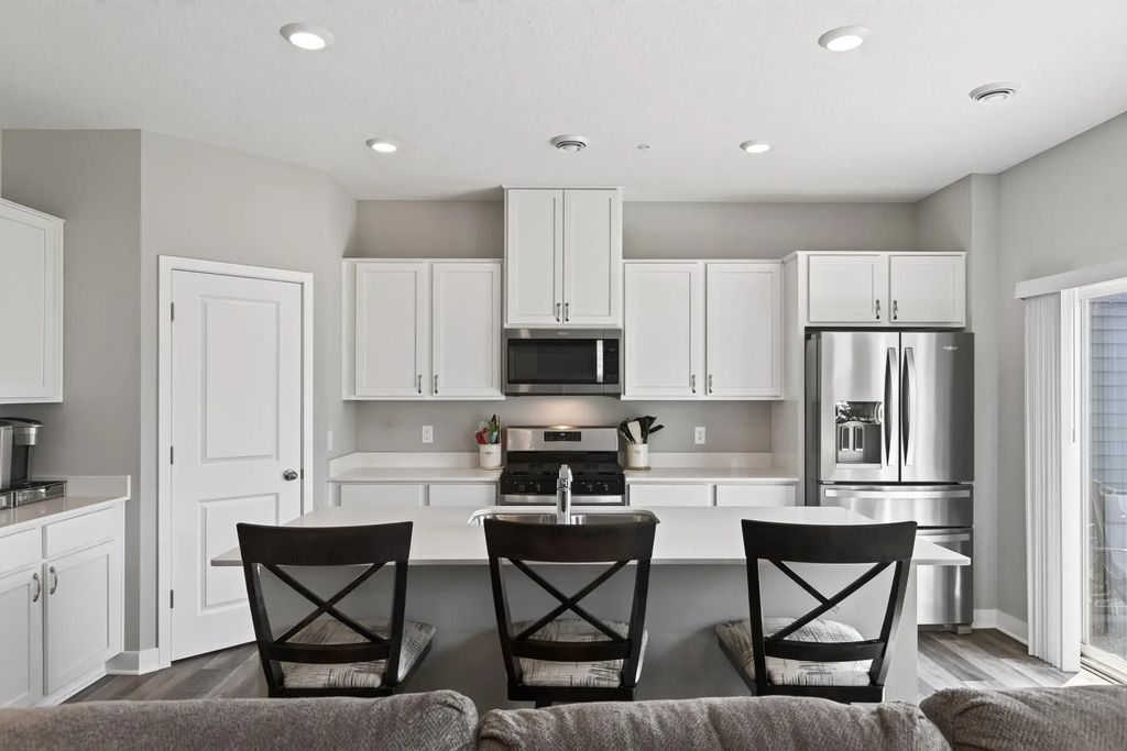 12536 Guadalcanal Circle Ne E, Blaine
