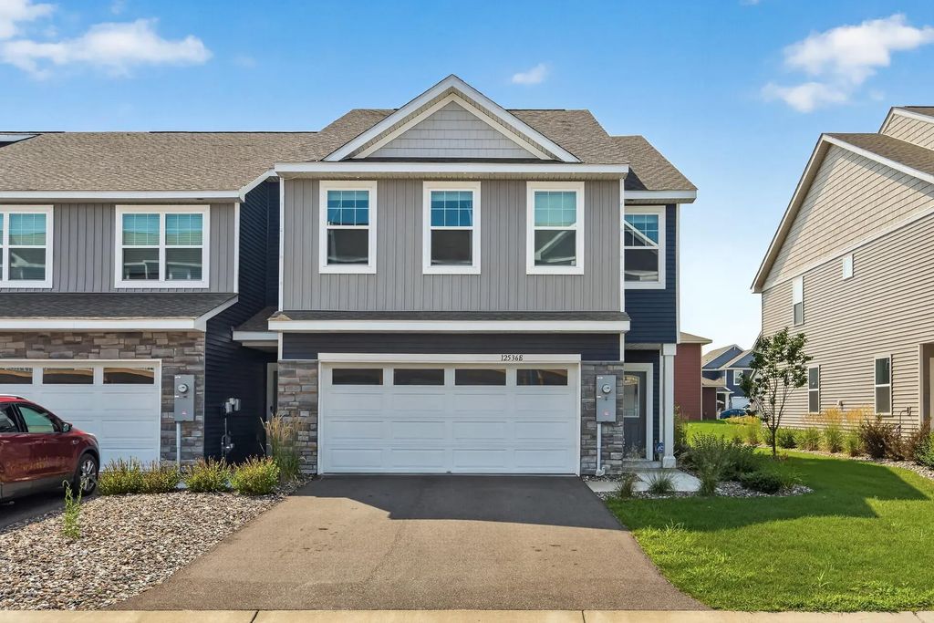 12536 Guadalcanal Circle Ne E, Blaine