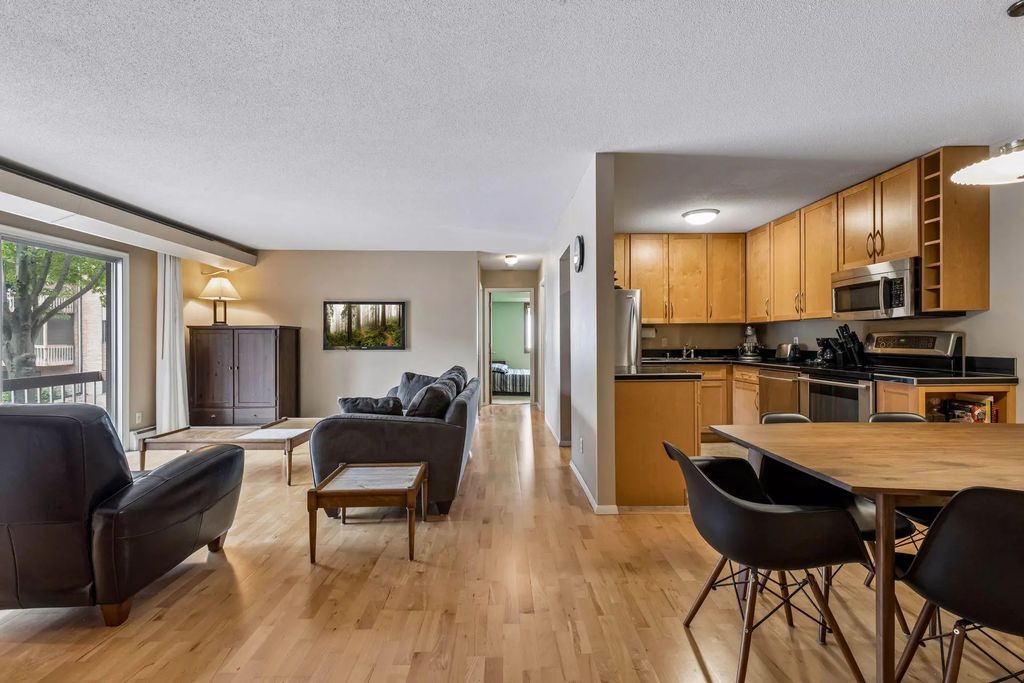 5410 Three Points Boulevard 425, Mound