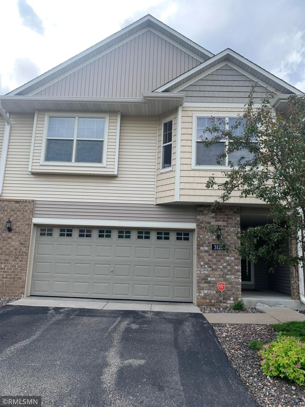 3125 Legacy Lane, Woodbury