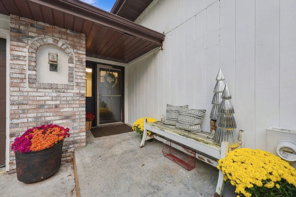 2060 Bridge Spur, Shakopee