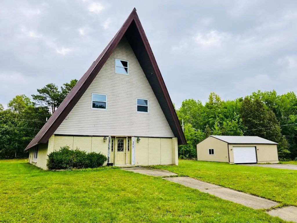 500 Coventry Road, Hoyt Lakes