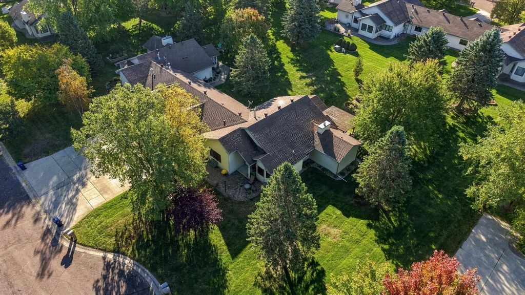 2206 Brookwood Court, Fergus Falls