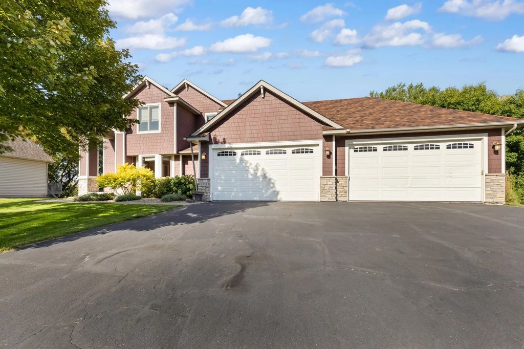 9314 Peony Lane N, Maple Grove