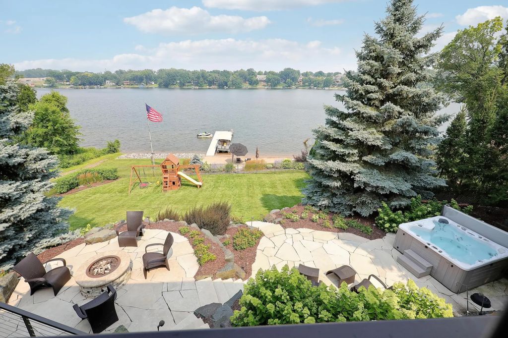 7998 Ithaca Lane N, Maple Grove