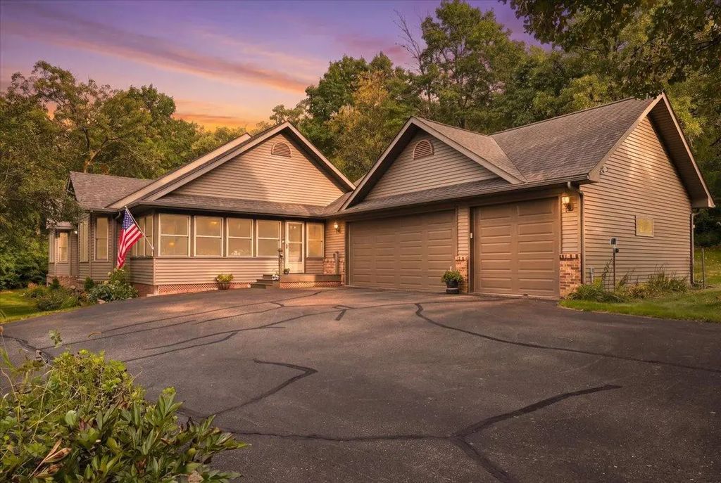 1234 County Road J, River Falls