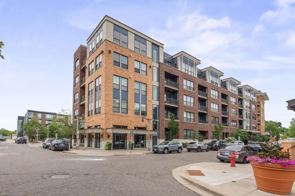 4525 Park Commons Drive 216, Saint Louis Park