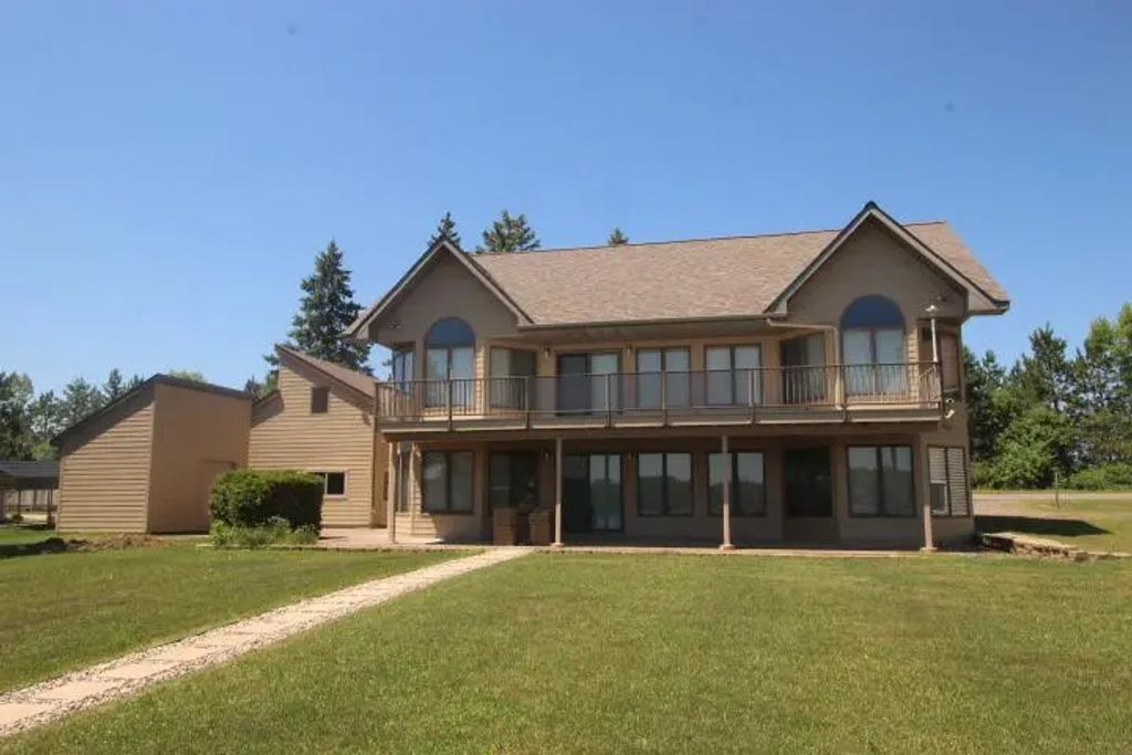 92248 E Frontage Road, Sturgeon Lake