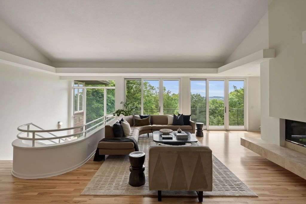 10321 Heidi Lane, Chanhassen