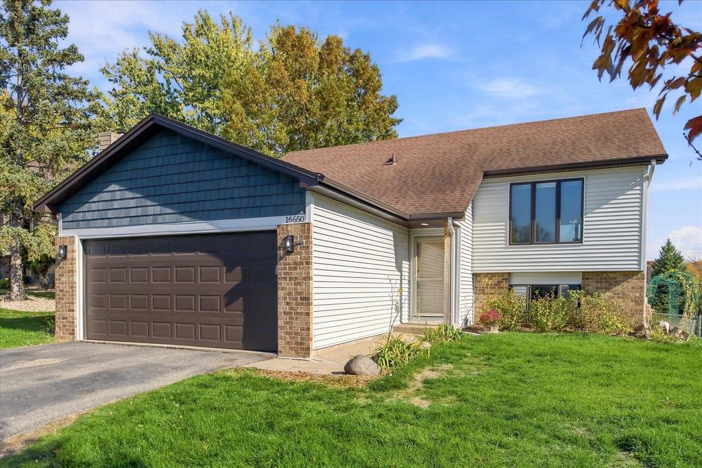 16650 Jersey Court, Lakeville