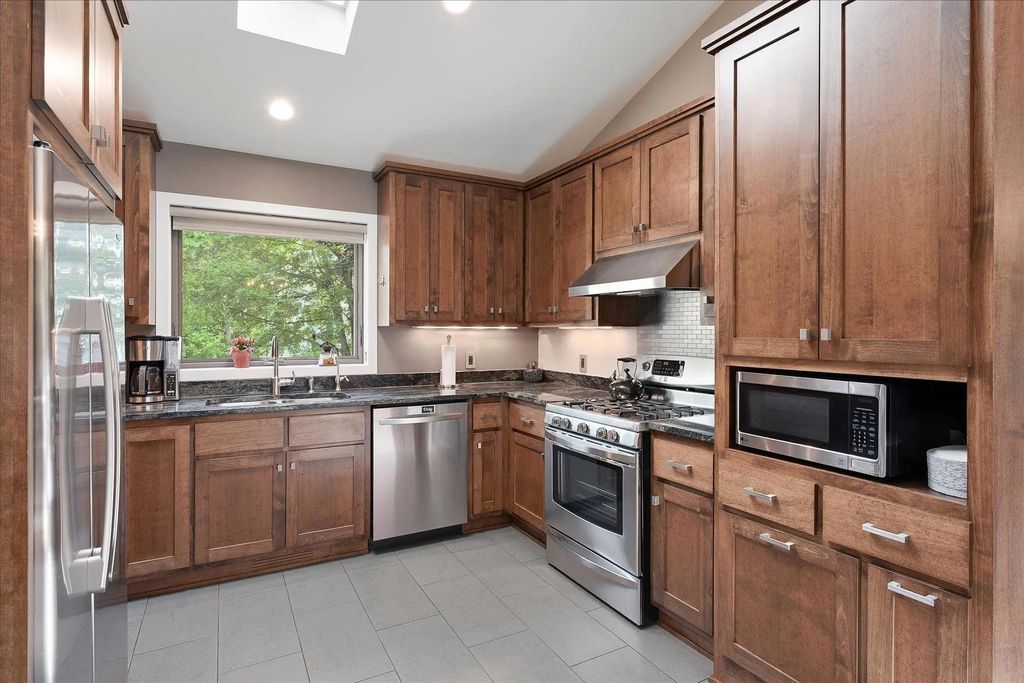 15809 Nursery Drive, Minnetonka