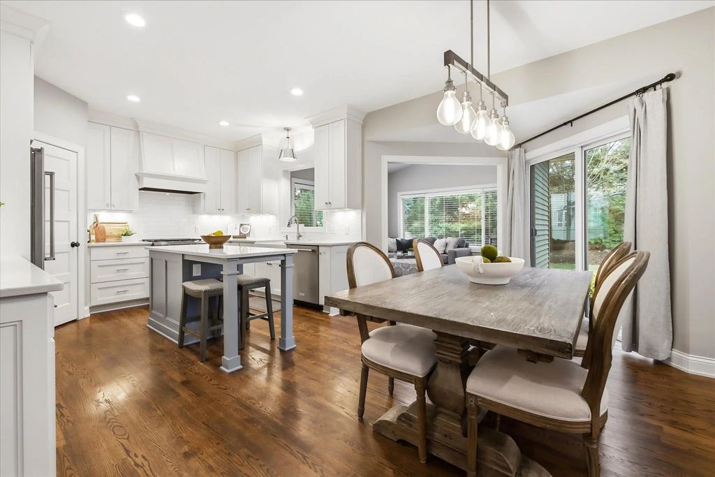 6808 Cambridge Road, Shakopee