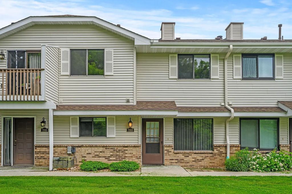 7553 Wedgewood Way N, Maple Grove