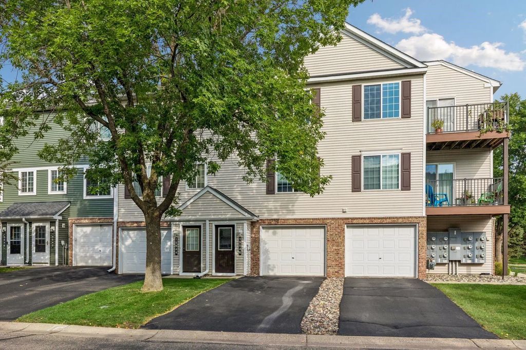 15546 Float Lane 103, Apple Valley
