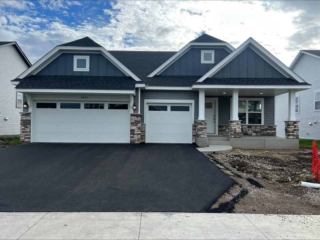 7465 Lotus Lane, Lino Lakes
