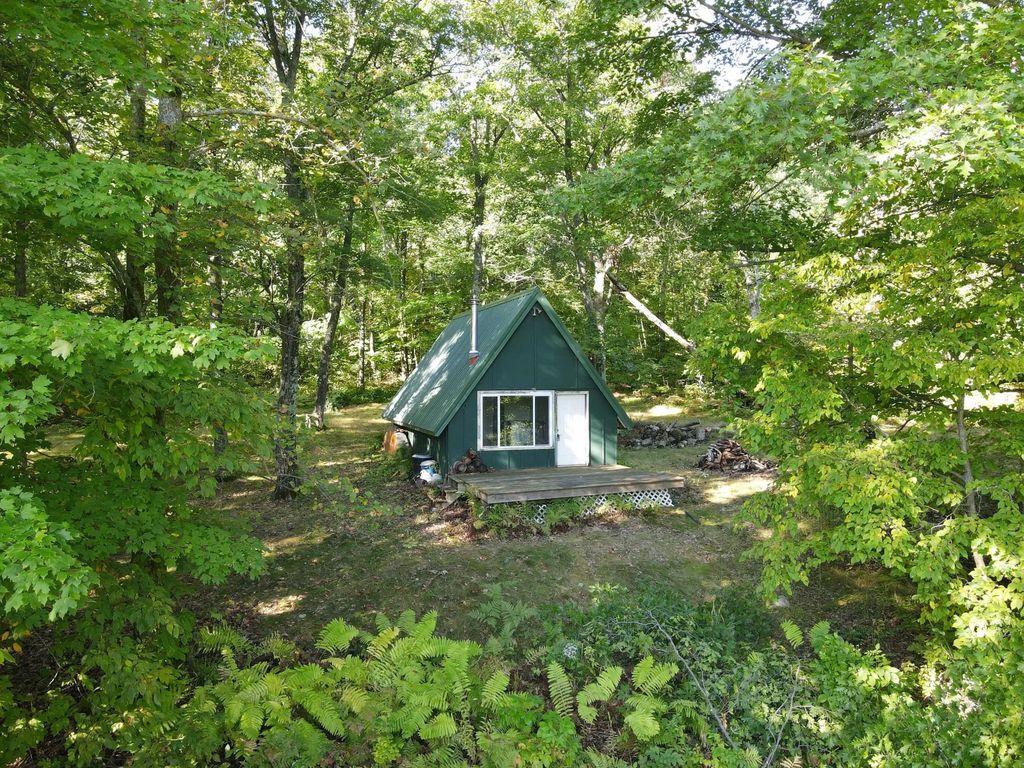 28416 Hardwood Lane E, Brook Park