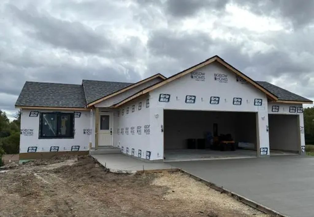 832 5th Street, Wanamingo