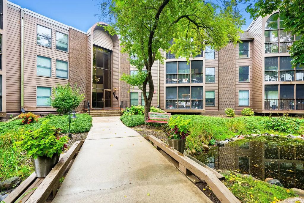 8441 Irwin Road 106, Bloomington