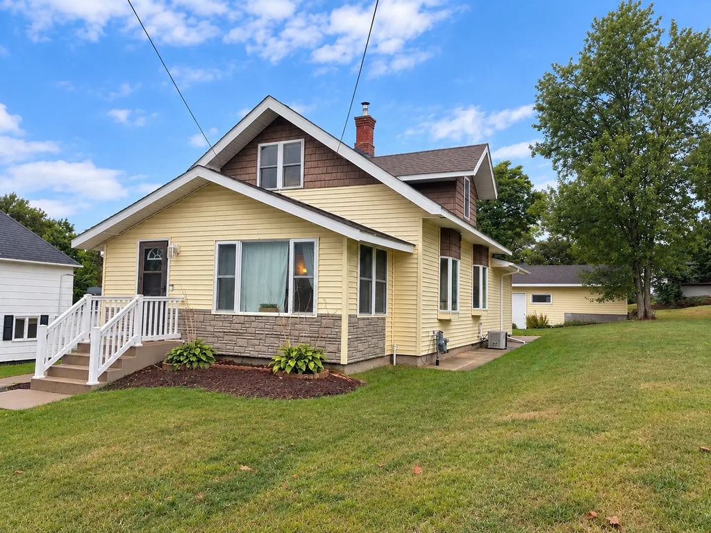 610 Gillis Avenue N, Browerville