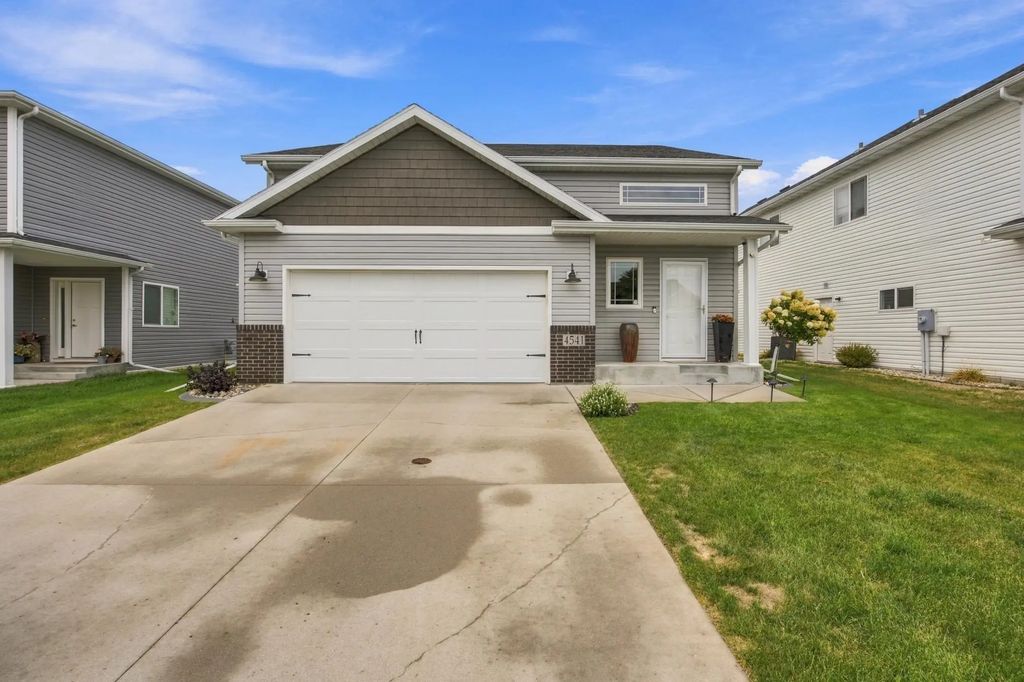 4541 13th Street S, Moorhead