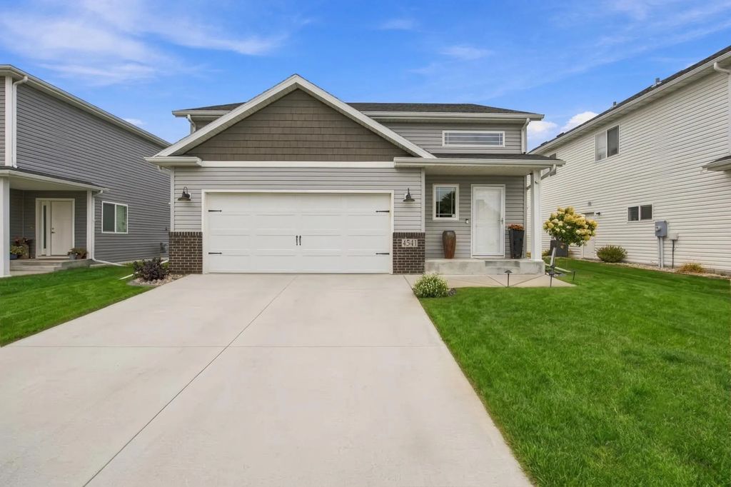 4541 13th Street S, Moorhead