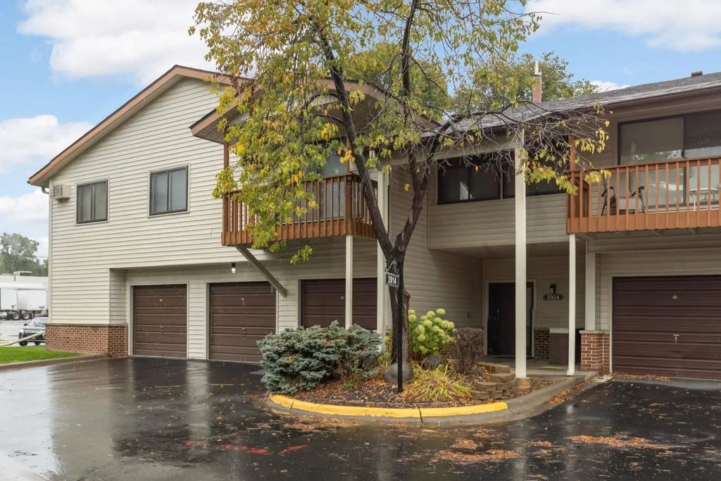 3914 Foss Road 101, Saint Anthony