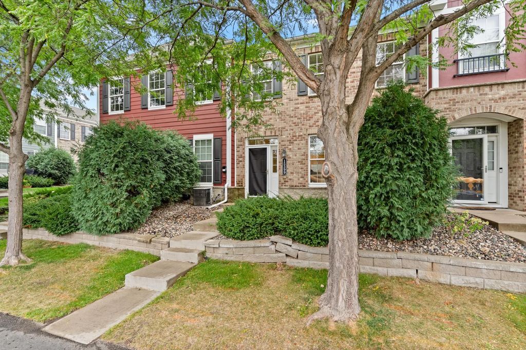 15399 Foliage Avenue 1204, Apple Valley
