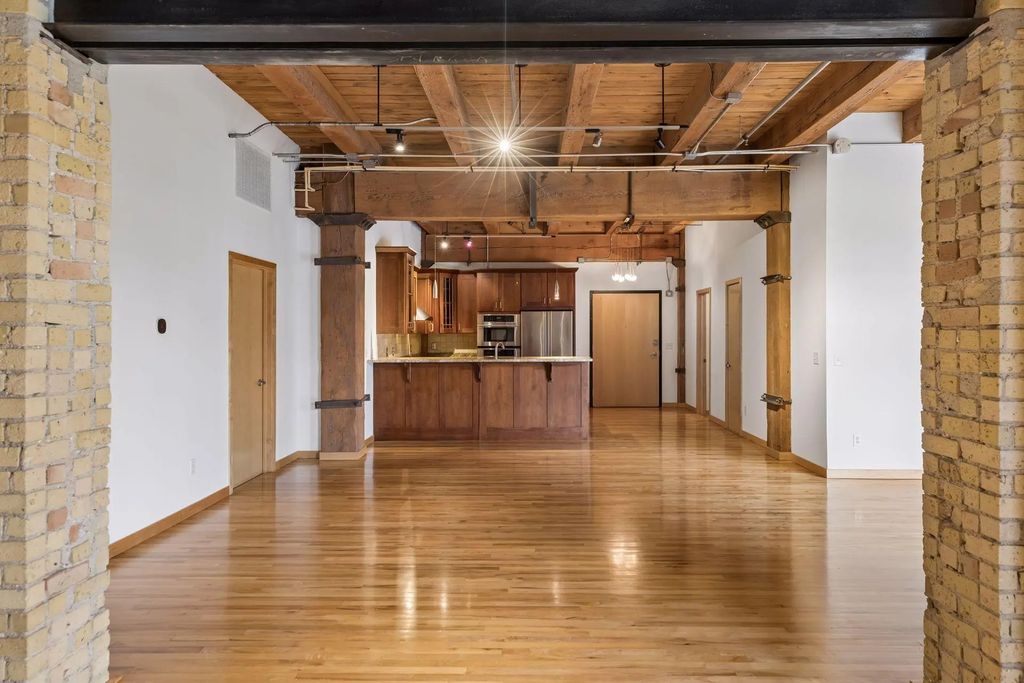 607 Washington Avenue S 303, Minneapolis