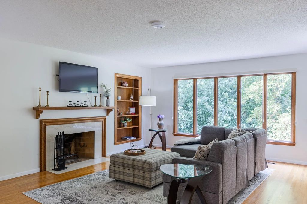 5316 Malibu Drive, Edina