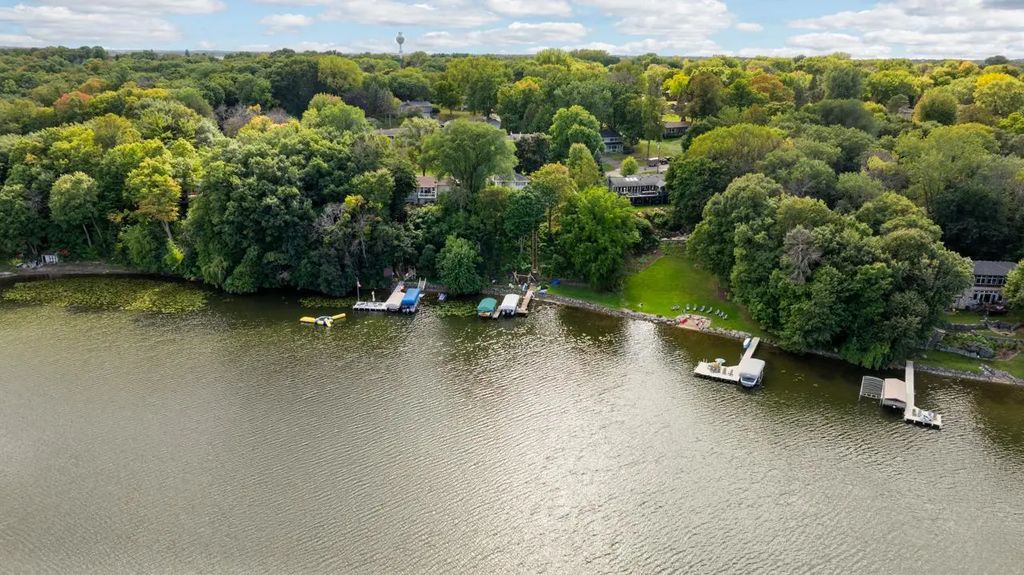 7339 Frontier Trail, Chanhassen