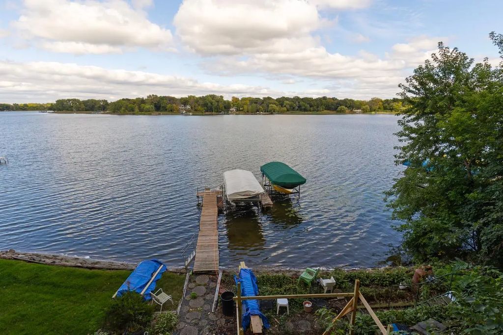 7339 Frontier Trail, Chanhassen