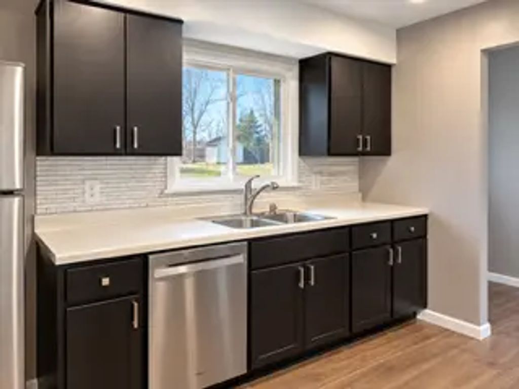1087 Whitney Drive, Apple Valley