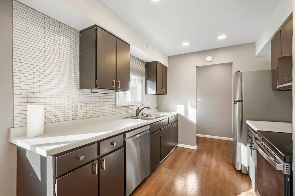 1087 Whitney Drive, Apple Valley