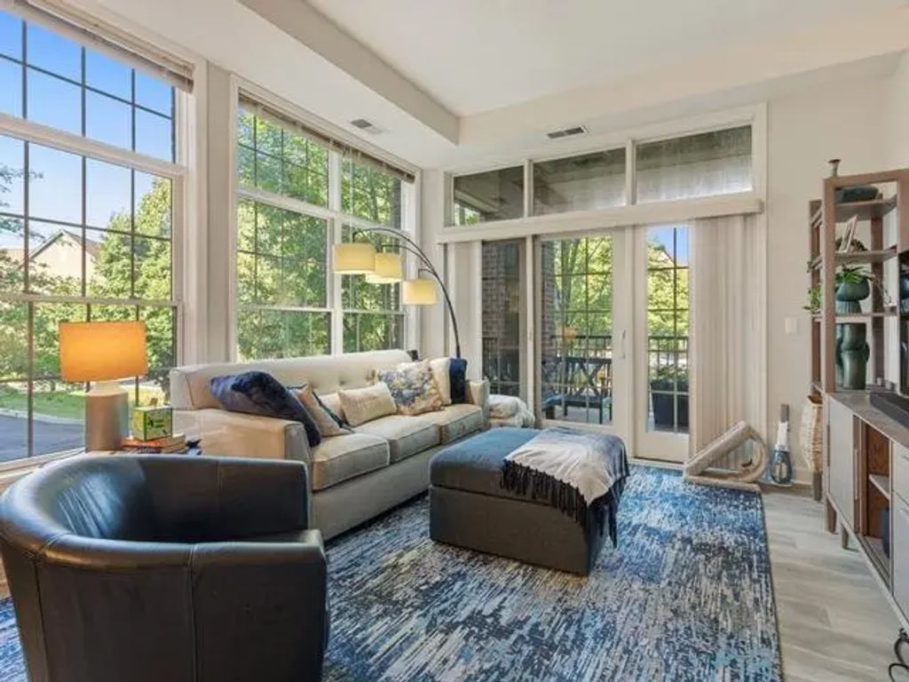 851 River Mews Court 105, Minneapolis