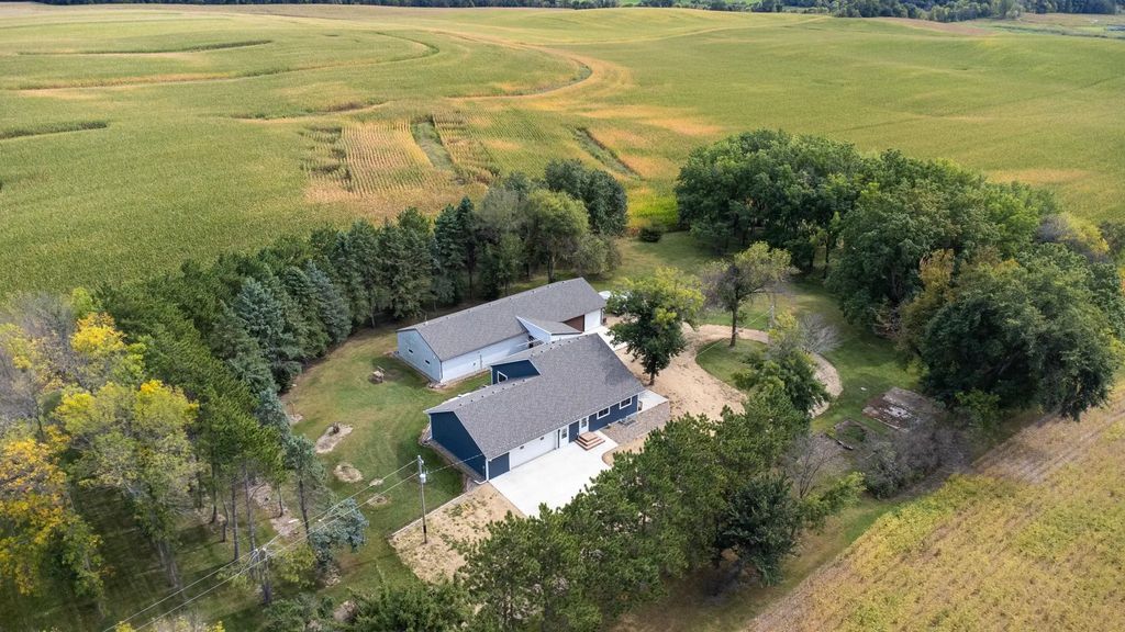 14347 380th Street, Montgomery