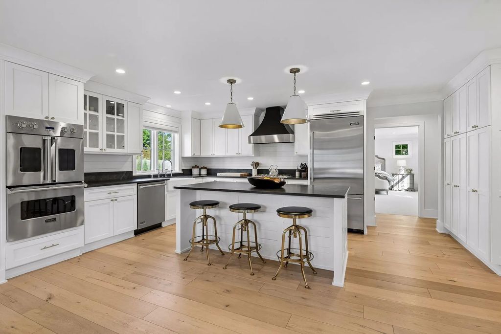 5913 Wooddale Avenue, Edina