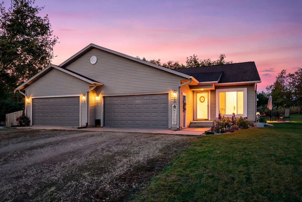 162 3rd Street, Glenwood City