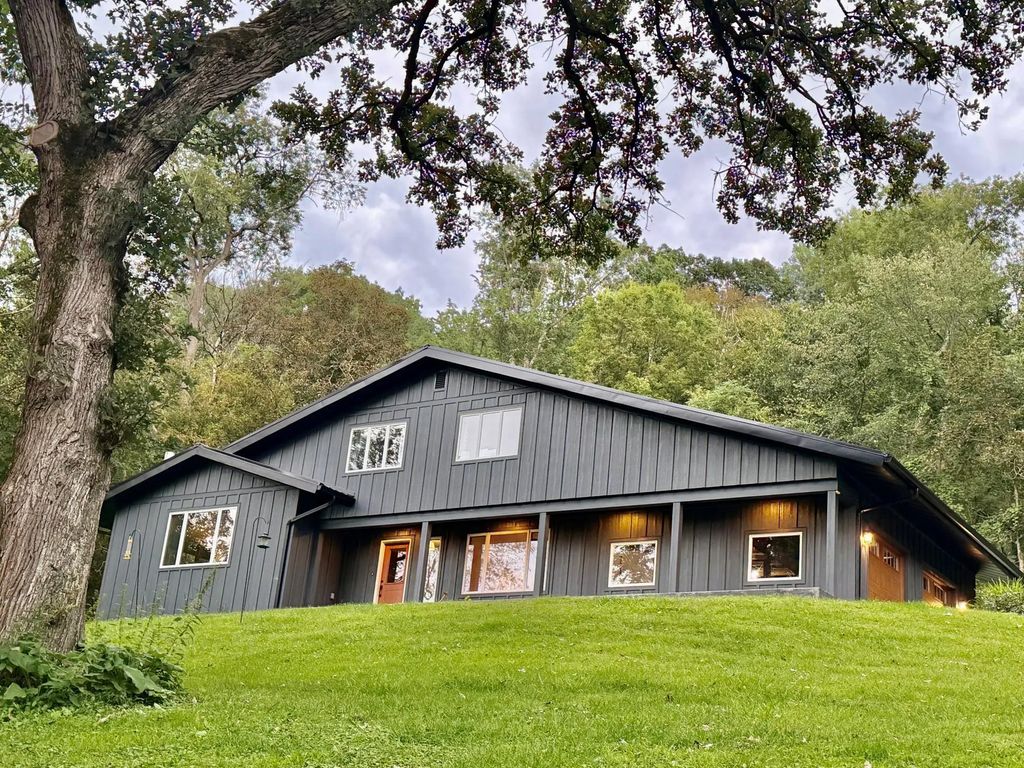25098 County Road 9, Winona