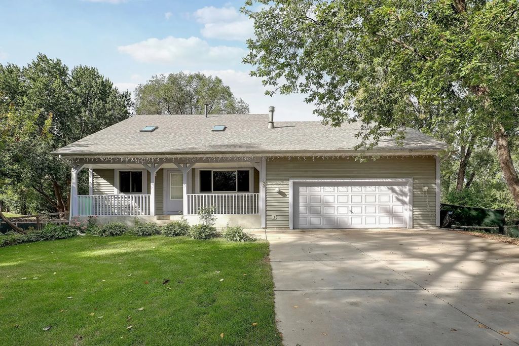 98 Australian Avenue, Little Canada
