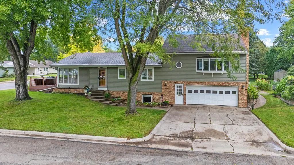402 N Minnesota Street, Marshall
