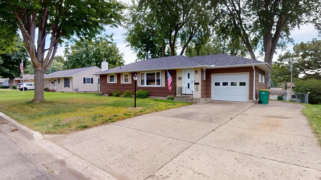 204 Fairview Drive, Albert Lea