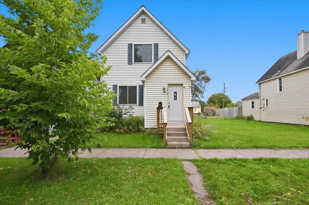 1616 Iowa Avenue, Superior