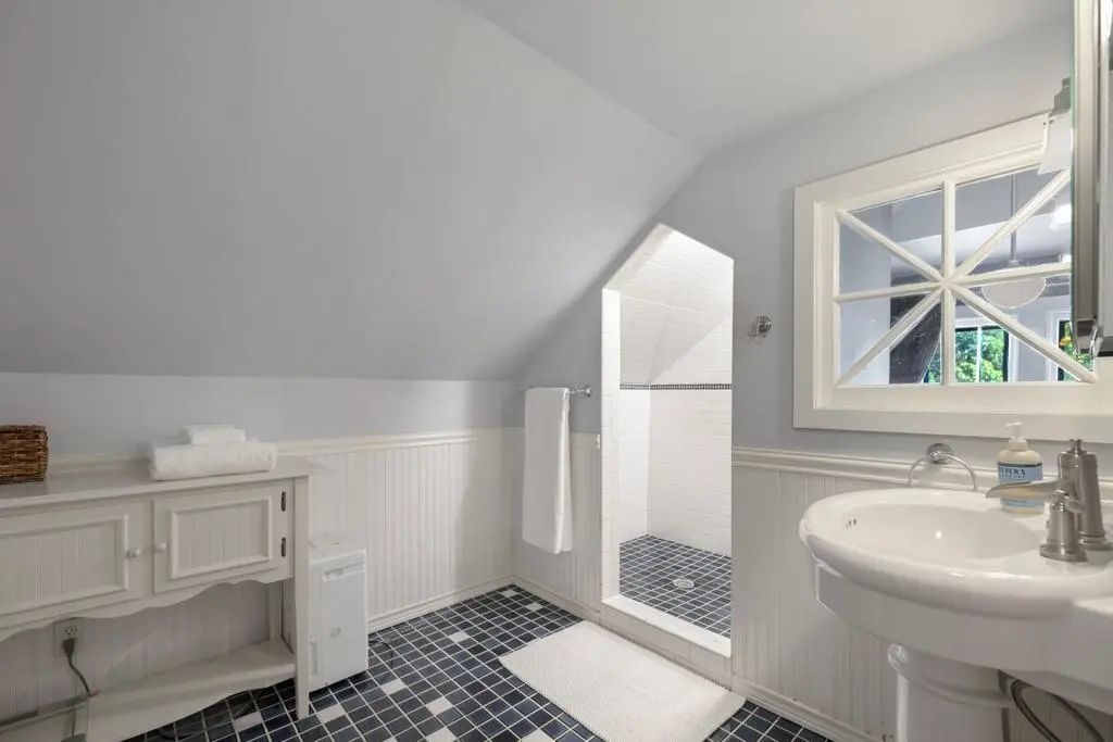 2707 Hayes Street Ne, Minneapolis