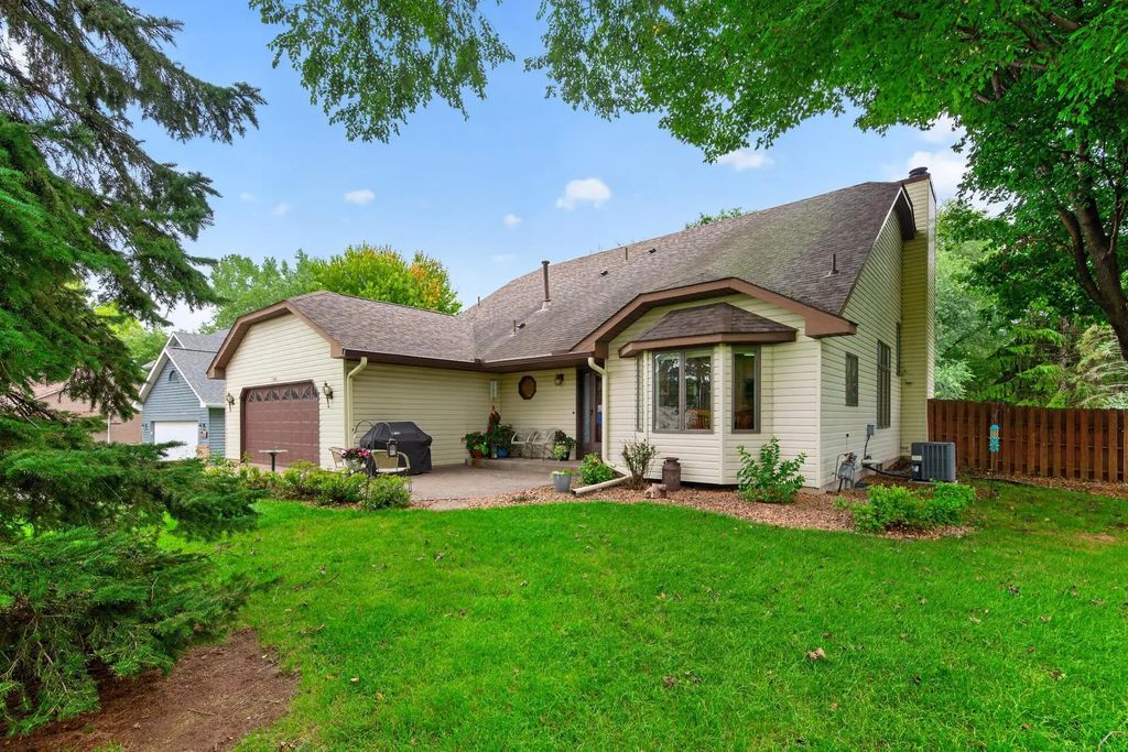 7948 Blanchard Way, Inver Grove Heights